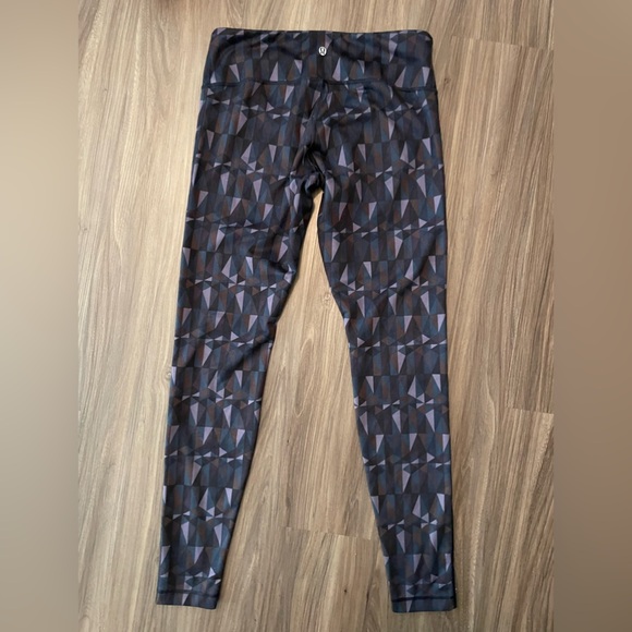 Lululemon Wunder Under Pant *Full-On Luon
Stained Glass Love Nightfall Black -10 - Picture 4 of 8